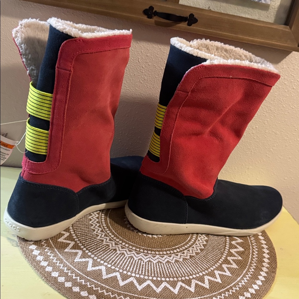 New Crocs Adela Foldover Fuzz Bootie w/poppy stucco standard fit Winter Boots - Picture 8 of 16